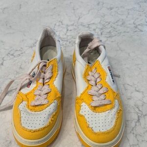 Autry yellow/white sneakers